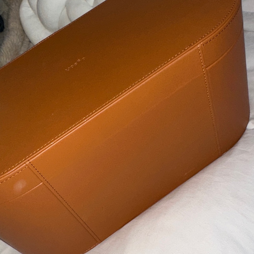 Dyson air wrap tan storage case - Picture 6 of 6